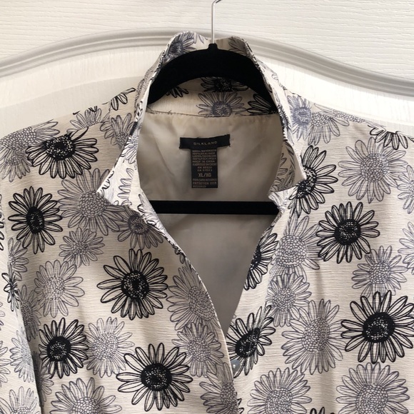 Classy Silk Jacket - Picture 6 of 7